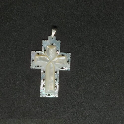 Mother of pearl handmade Cross 10g Bevel